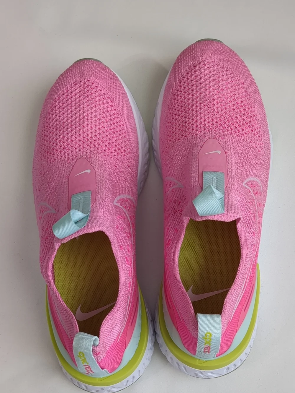 Nike Women's Epic Phantom React Flyknit Psychic Pink Shoes Sz 9